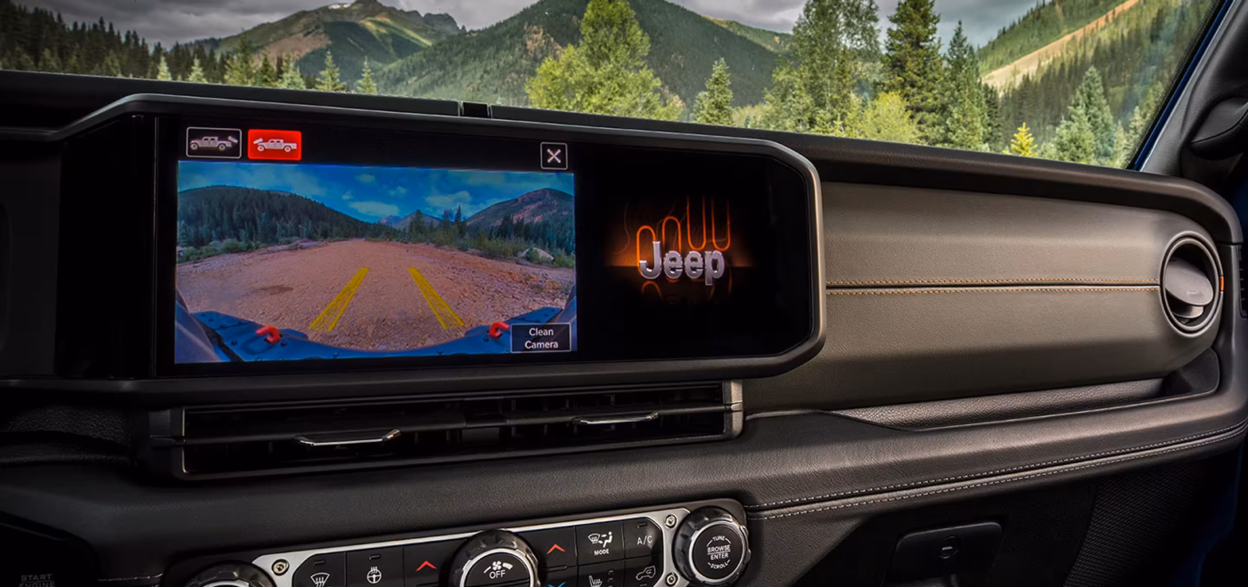 Inside the 2025 Jeep® Gladiator In Angola, IN
